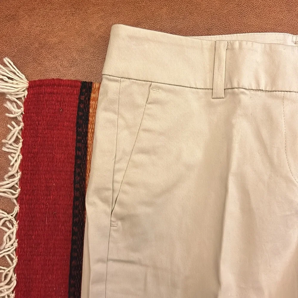 Ann Taylor BoardWalk Shorts, Size 4P, Tan, 98% Cotton, 2% Spandex, NWT